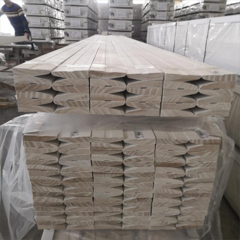 Distribution warehouse with organized pallet storage and inventory management