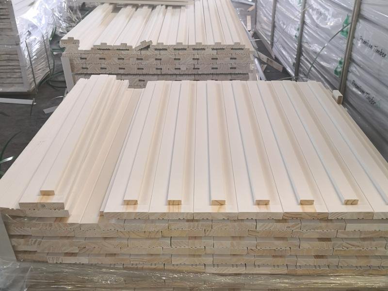 Custom wood moulding manufacturer supplying Canadian building material importers and distributors